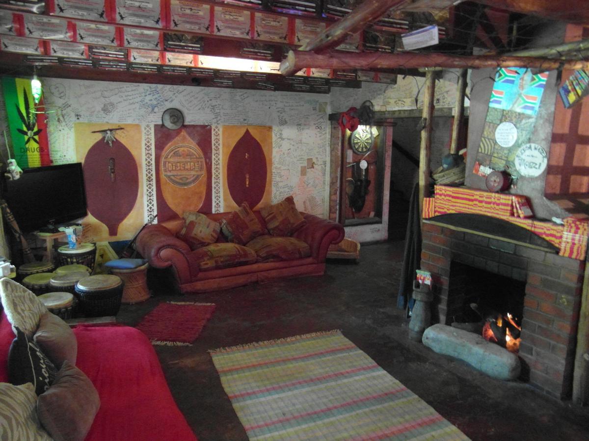 Dijembe Backpackers Lodge Stormsrivier Exterior foto